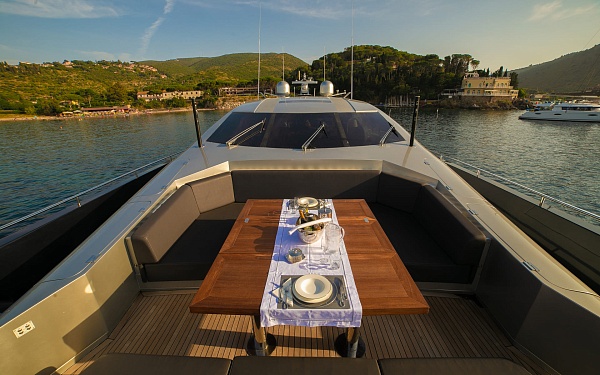 Аренда мега яхты 	Italcraft 105 Alemia В Италии
